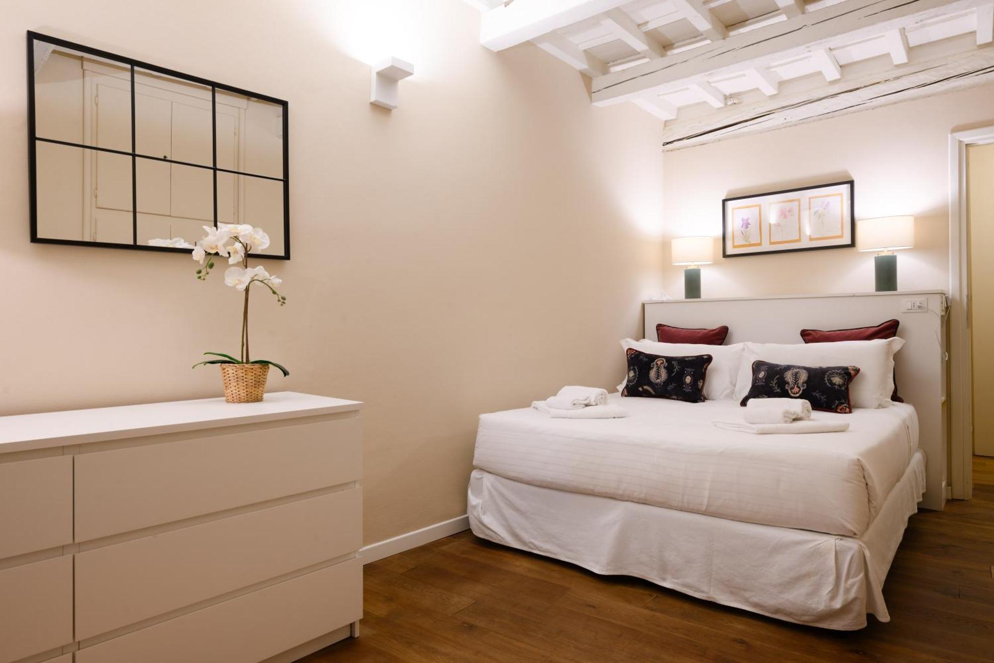 Santa Croce Charming Apartment Флоренция Экстерьер фото