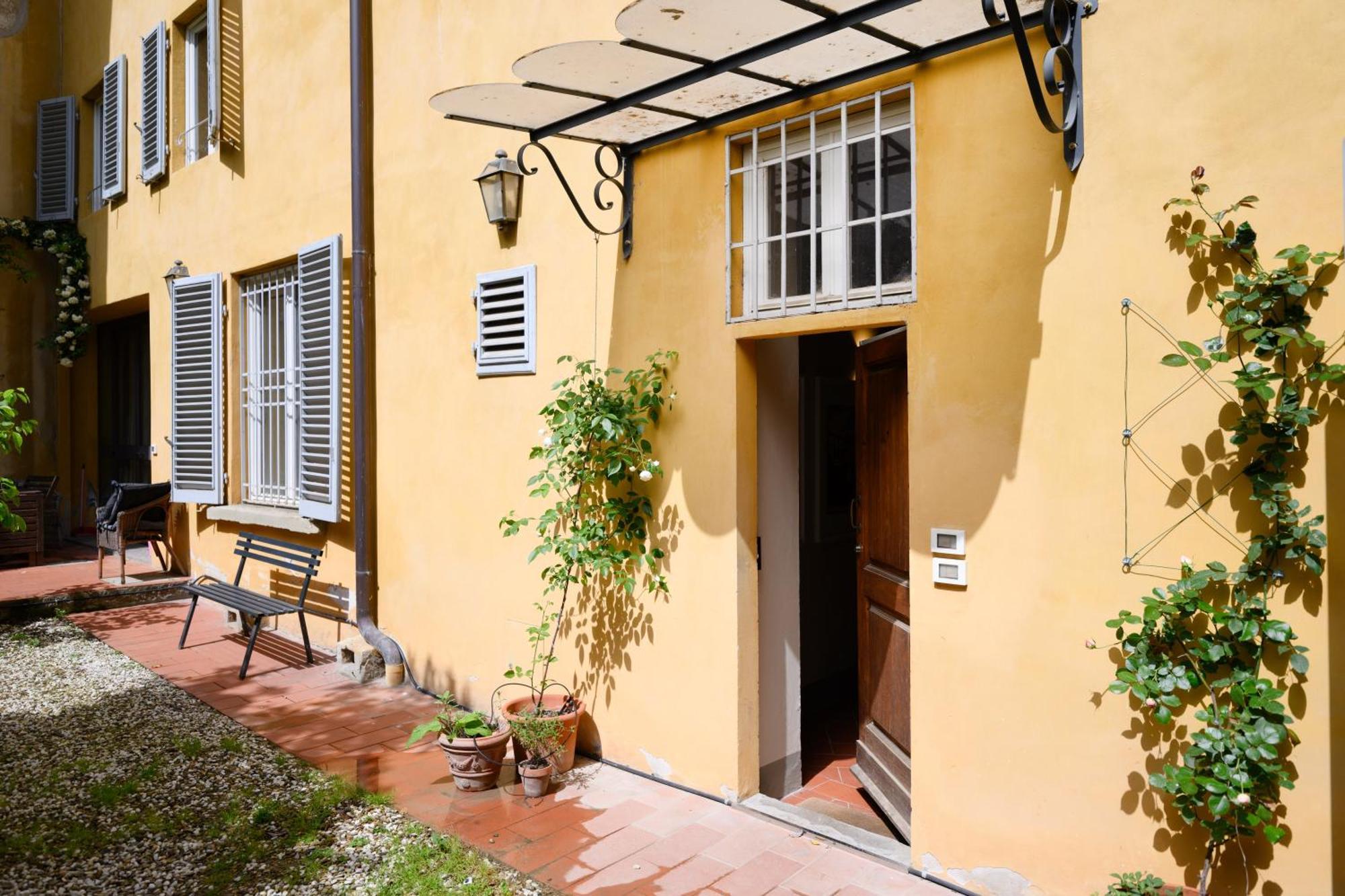 Santa Croce Charming Apartment Флоренция Экстерьер фото